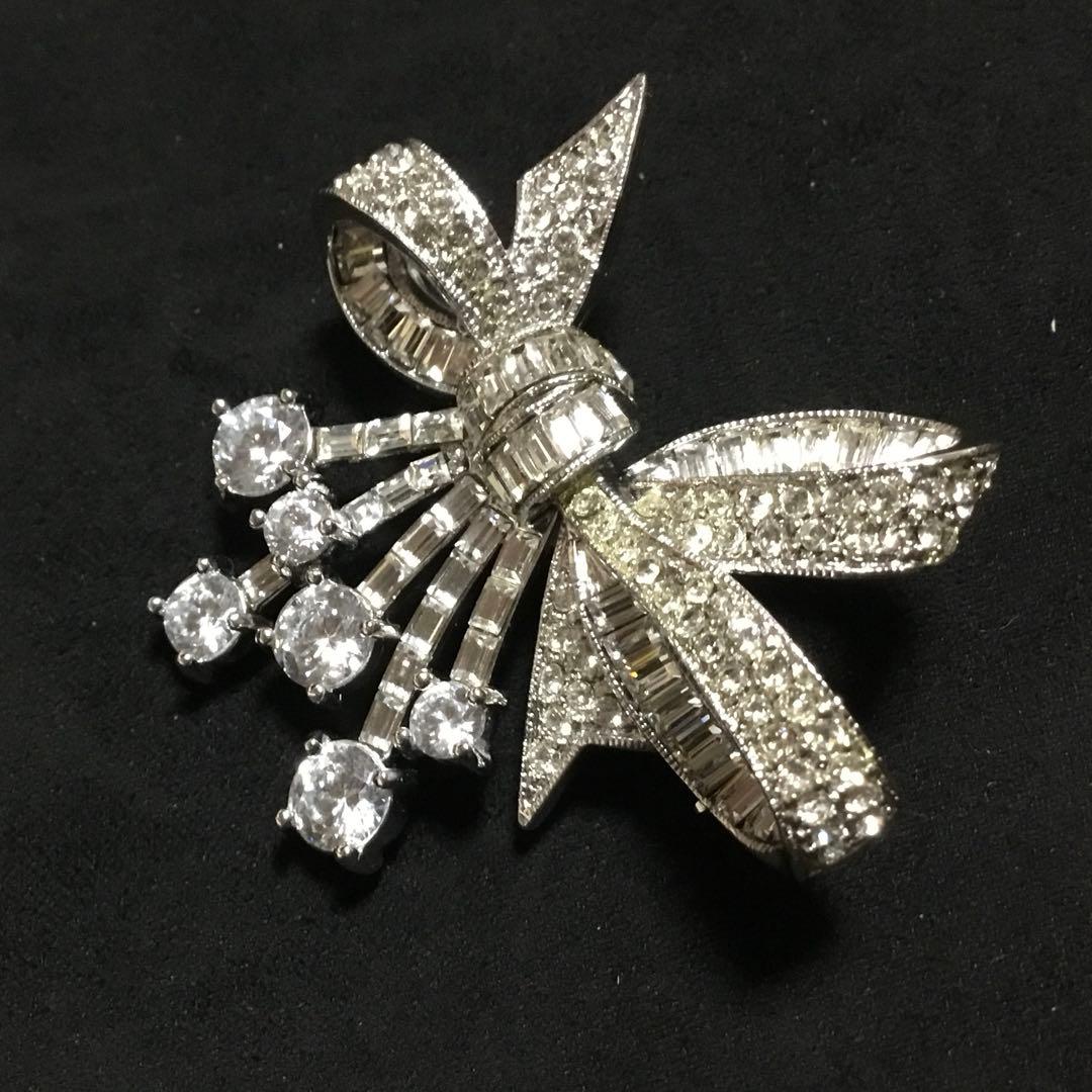 在庫一掃セール中！FOXEY リボンブローチ