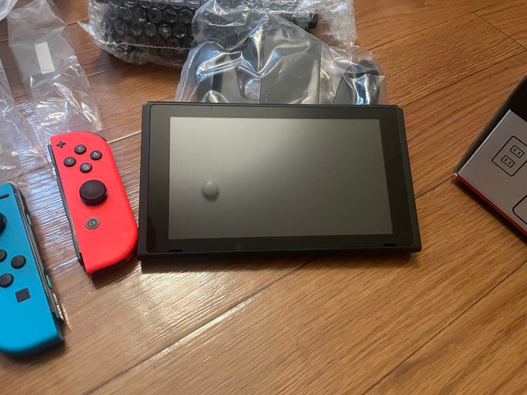 Nintendo Switch 本体 赤 青 Joy-Con付き