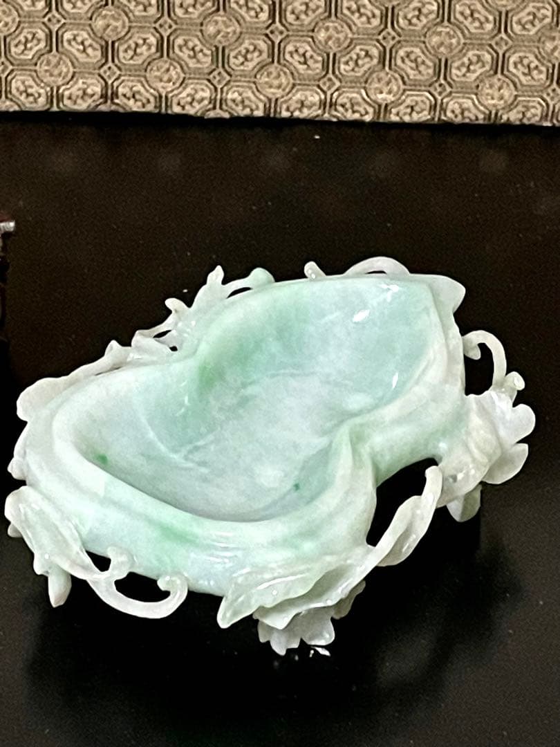 中国美術　翡翠彫刻　瓢箪と蔓　香合　台座付　箱有り
