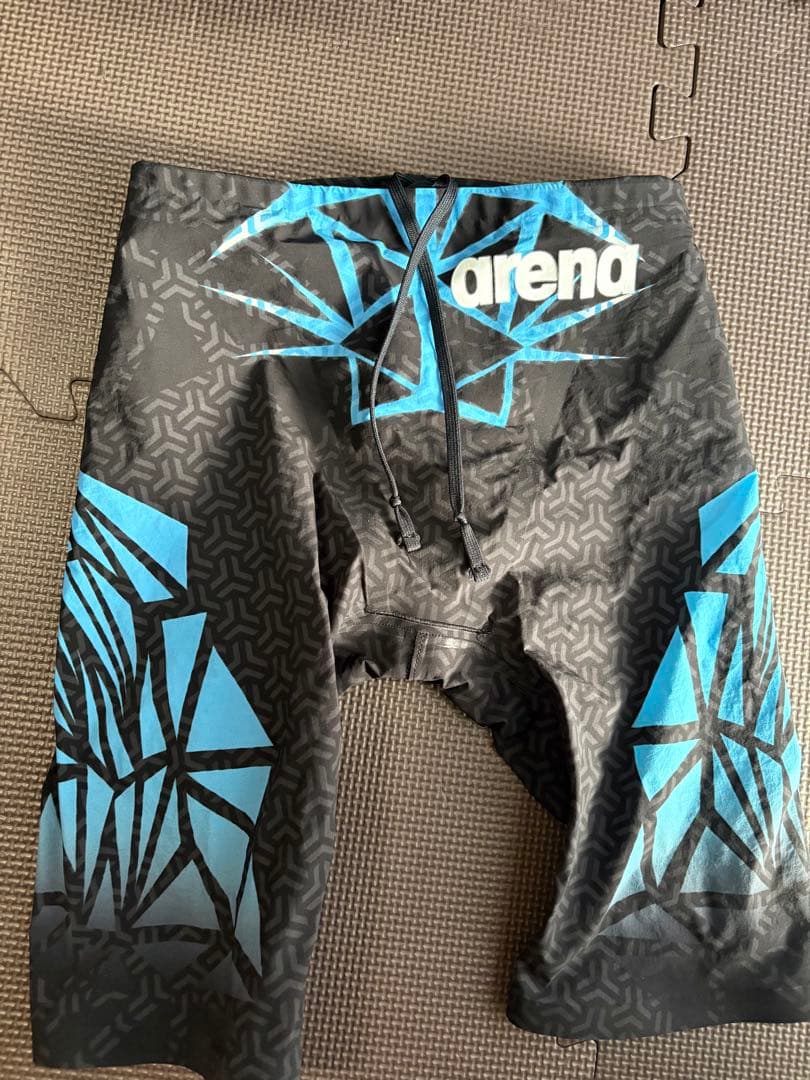 arena 競泳水着 黒/青 幾何学模様