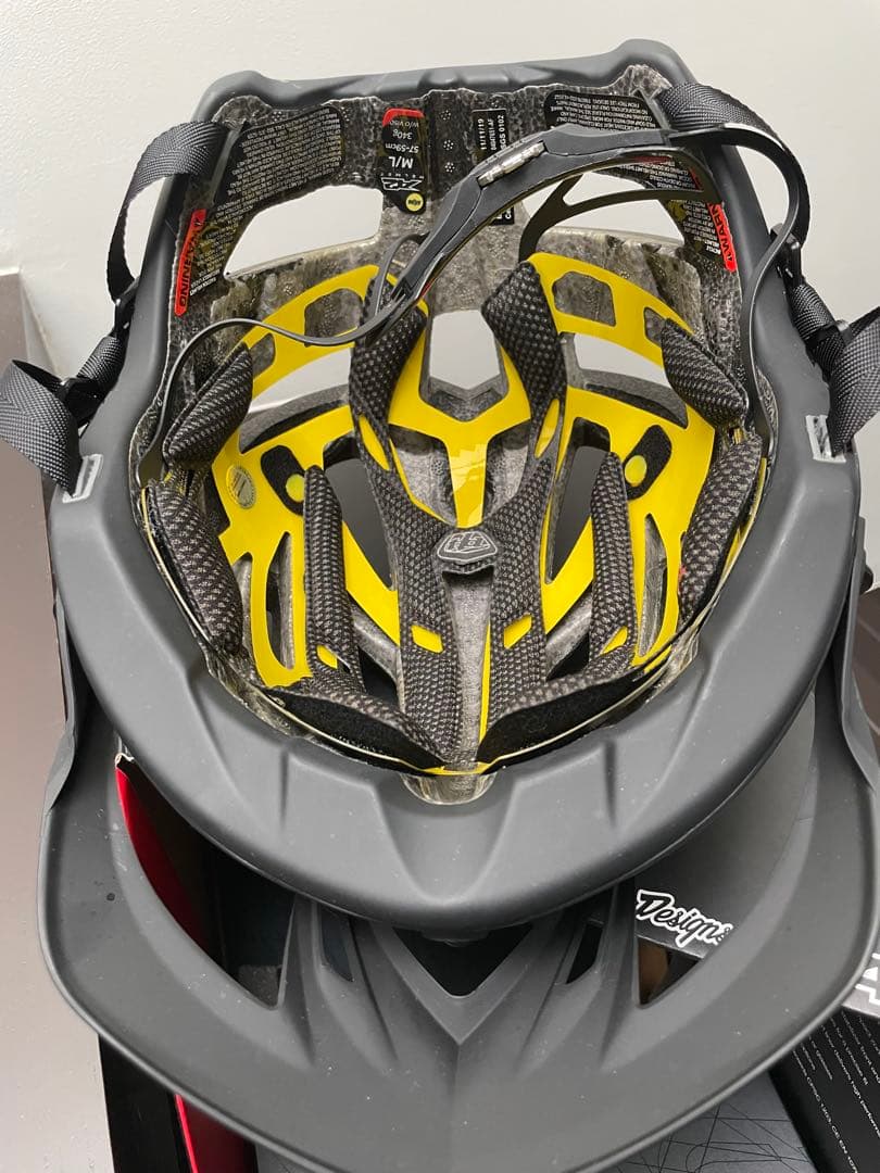 トロイリーデザインヘルメット　美品