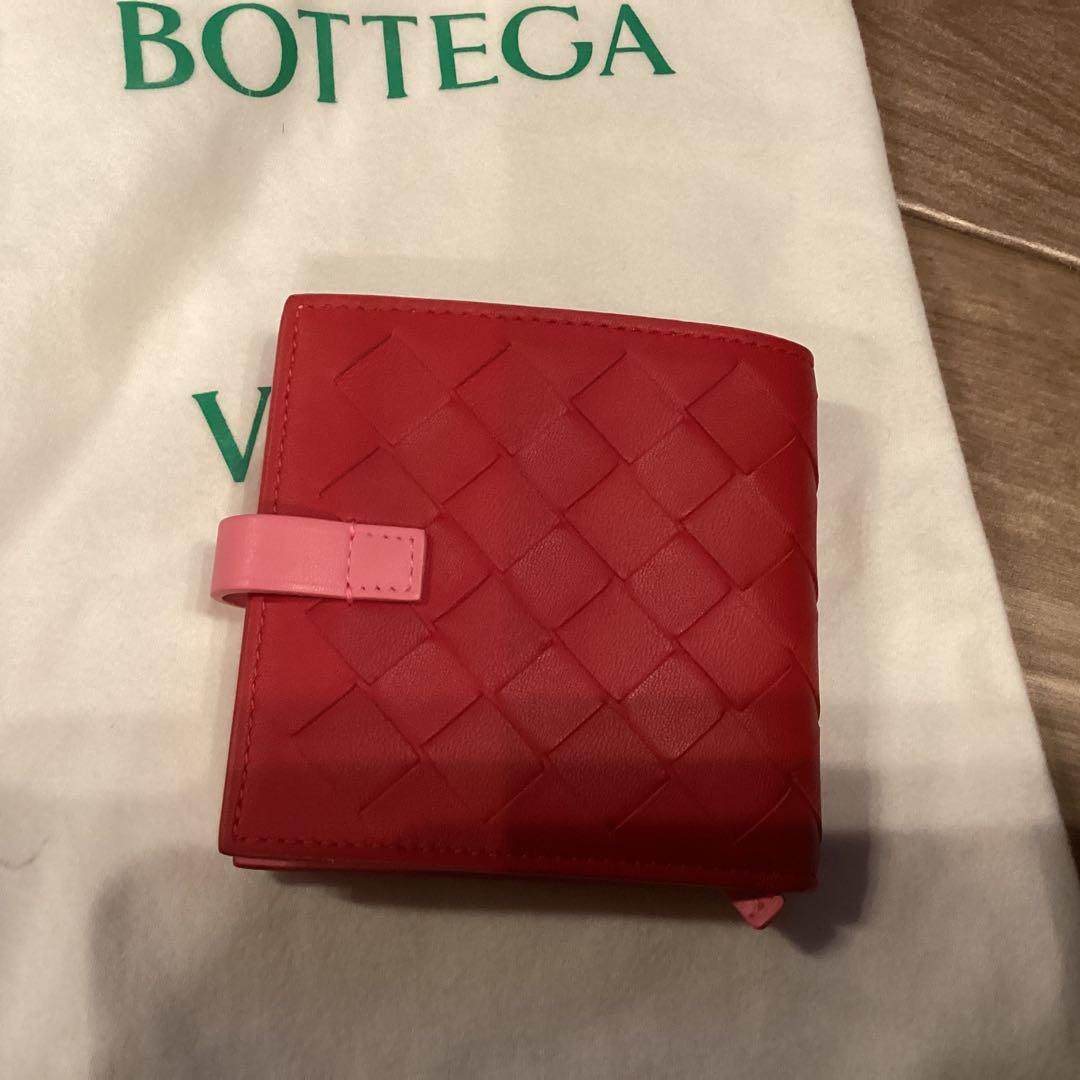 新品未使用　正規品Bottega Veneta 二つ折り財布 レッド