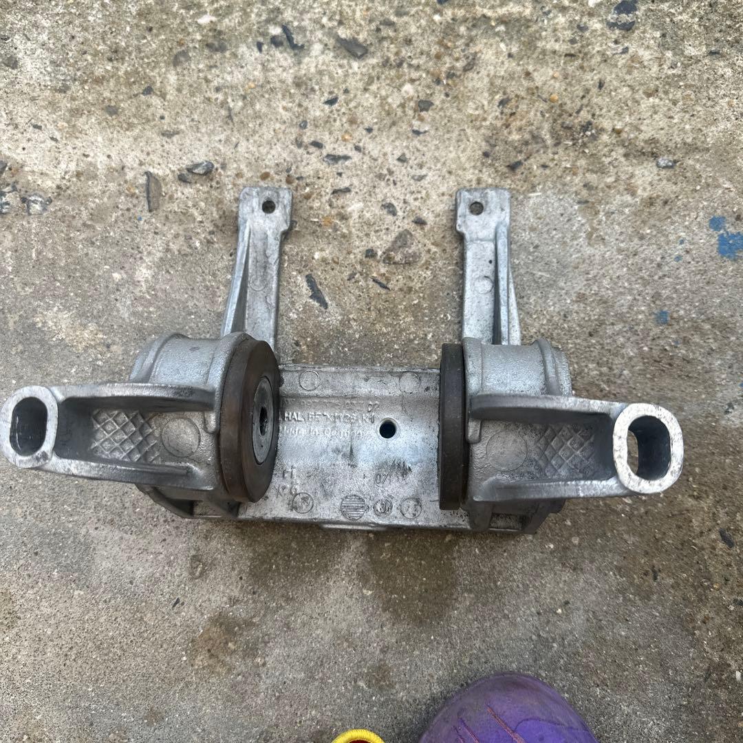 ポルシェ　911 997 996 強化エンジンマウント