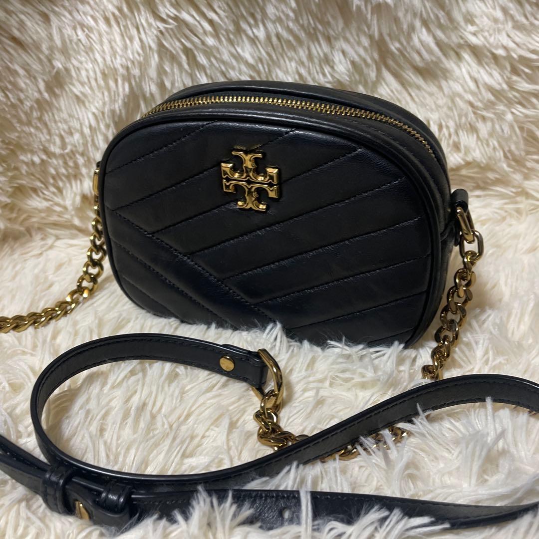 ✨TORY BURCH✨チェーンショルダー　キラ　シェブロン　キルティング