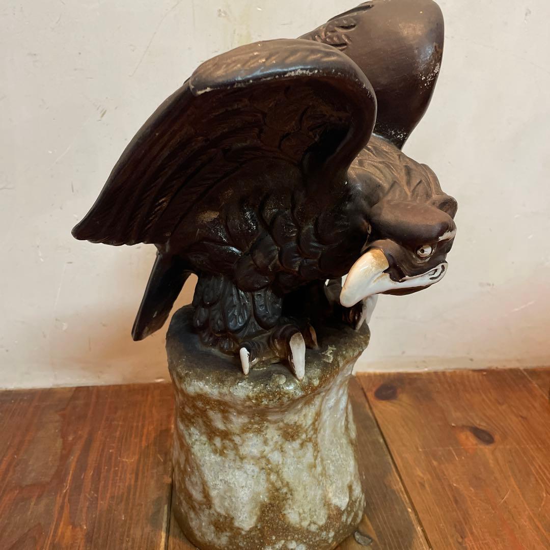 美品　焼物　陶器　鷹置物　タカ　陶像　オブジェ　工芸品　縁起物