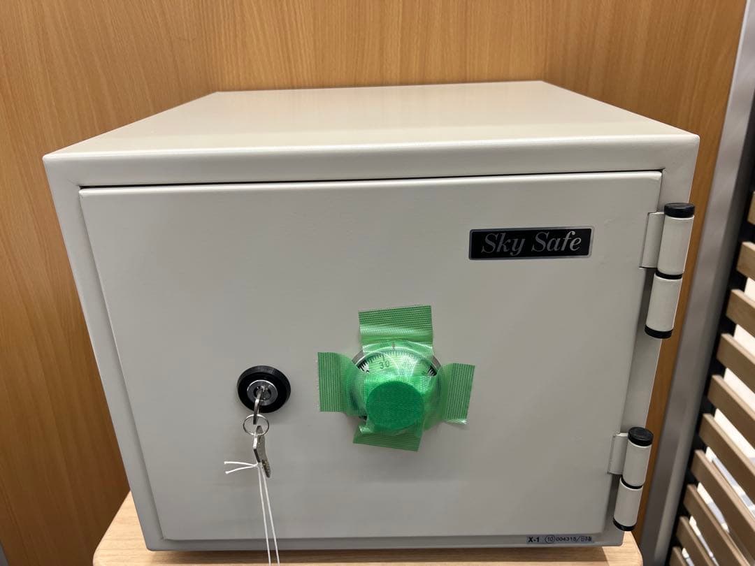 専用　Sky Safe 耐火金庫 B5-DK