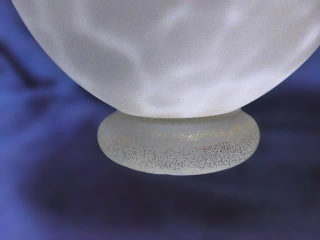 マーブル模様の持ち手付きガラス壺