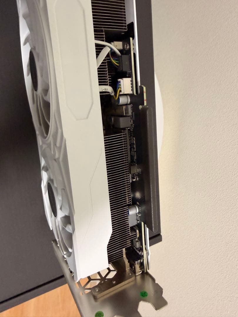 玄人志向 GK-RTX4070Ti-E12GB/WHITE/TP