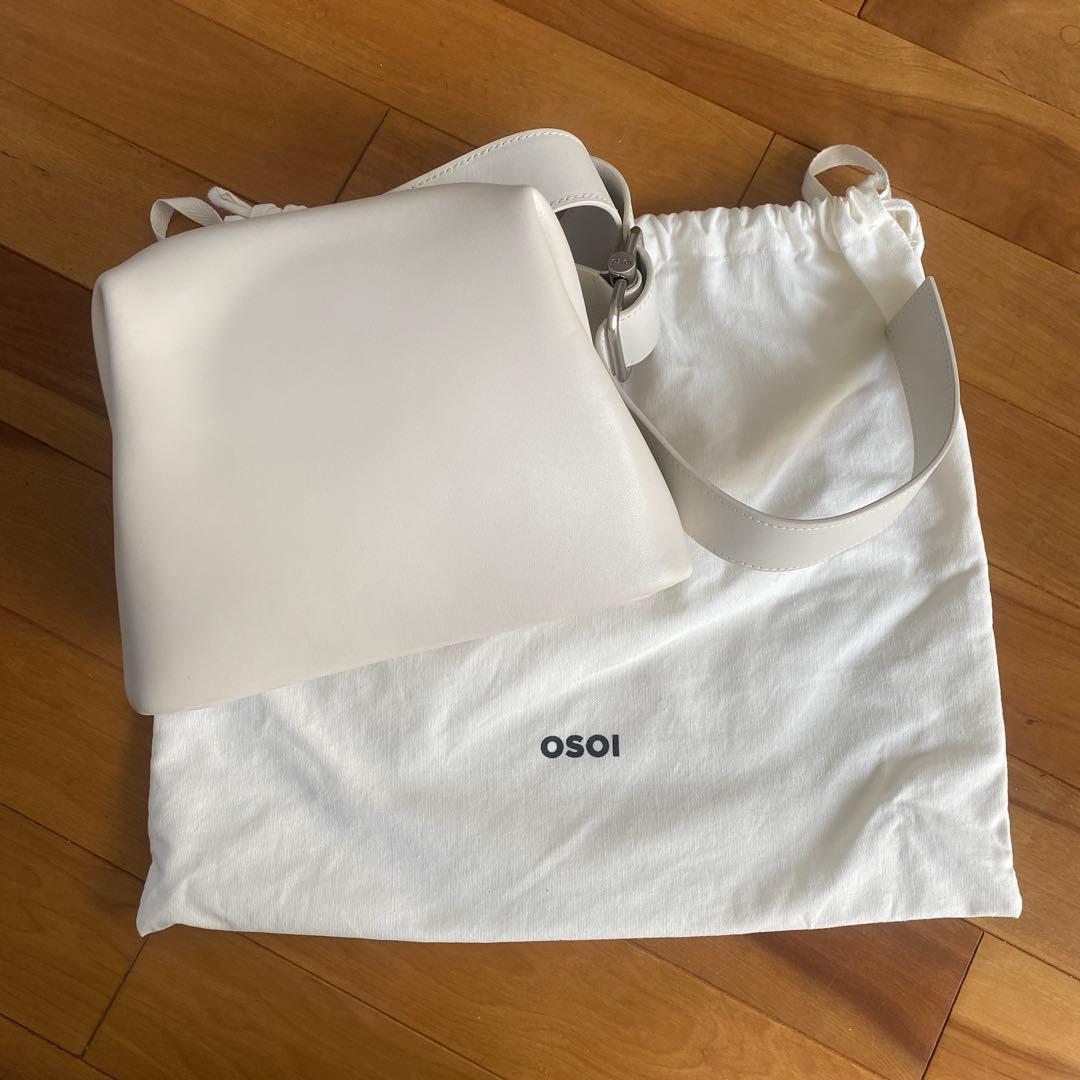 OSOI ホワイト ショルダーバッグ