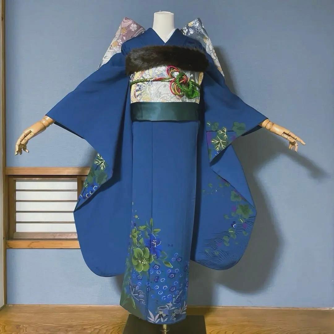 振袖フルセット　めずらしい青色が会場で目を引くファー付き　スタイリッシュ　成人式