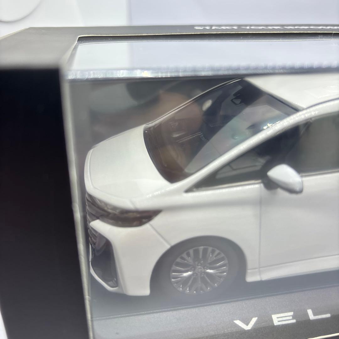 トヨタ ヴェルファイア プラチナホワイトパールマイカ 1/30スケール