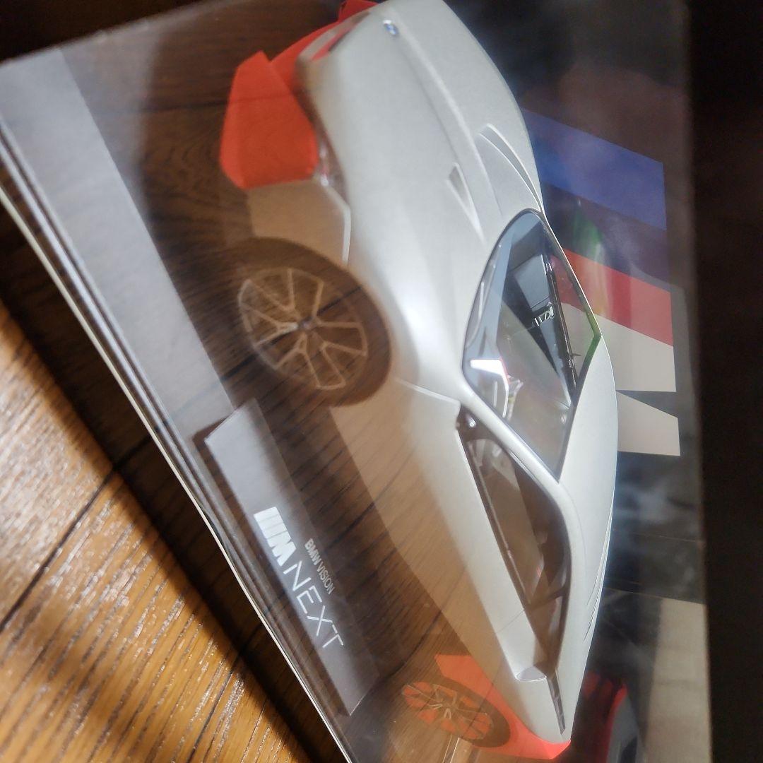 BMW ビジョン　M ネクストコンセプトカー　モデルカー　1/18