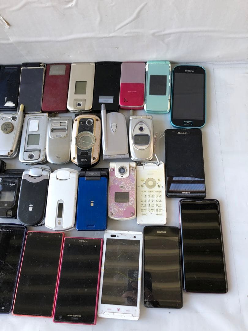 携帯電話　43点　ジャンク品　まとめ売り(I98)