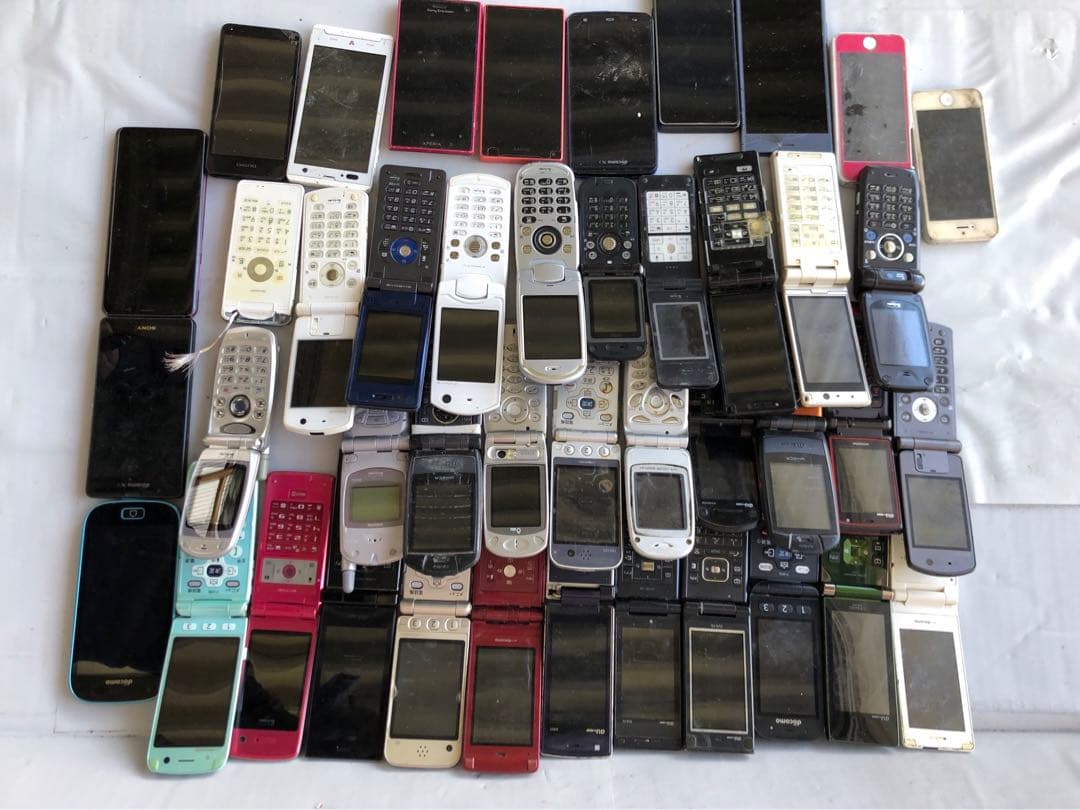 携帯電話　43点　ジャンク品　まとめ売り(I98)