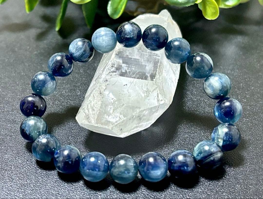 A-m@　究極品質　幻のモザンビーク産グリーンブルーカイヤナイト