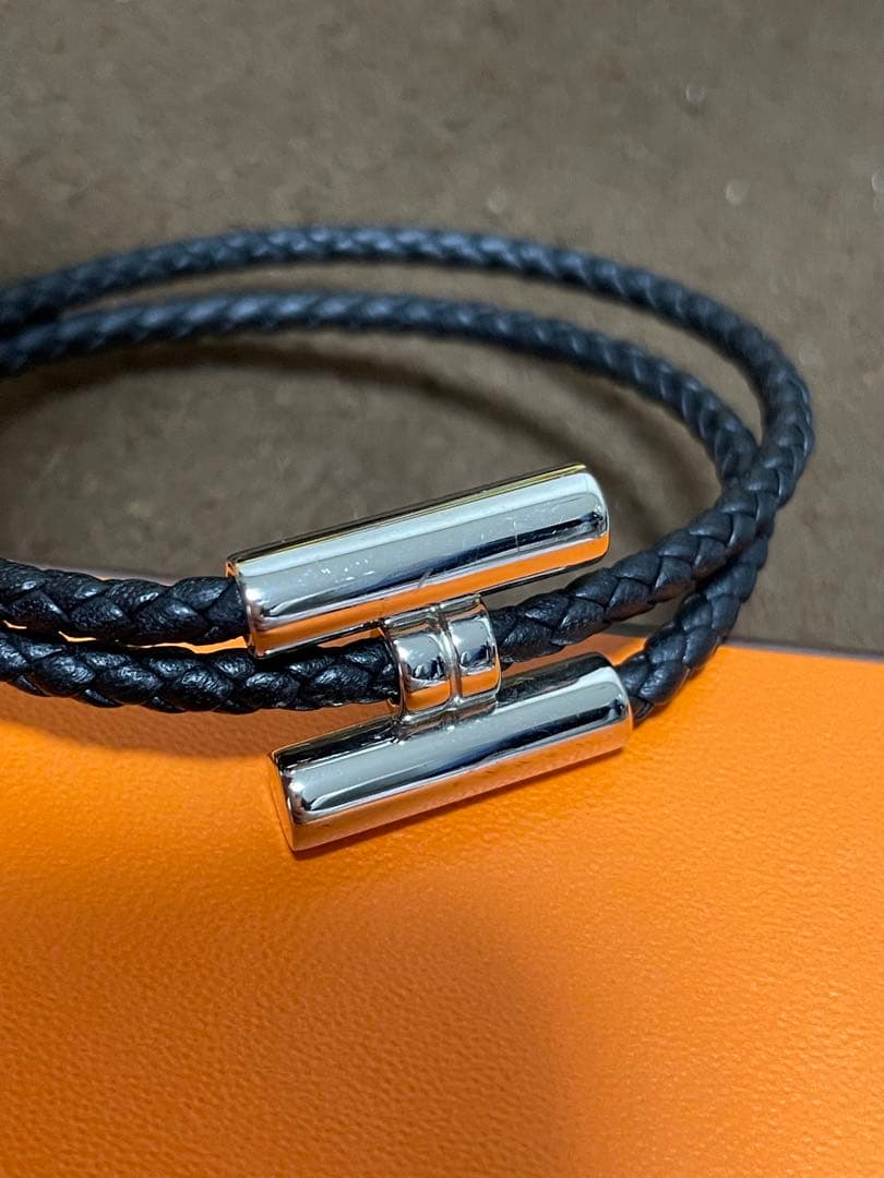 HERMES ブラックレザー ブレスレット