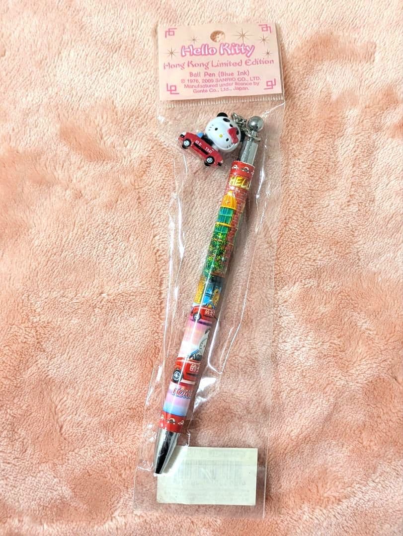 ハローキティ　香港　パンダタクシー