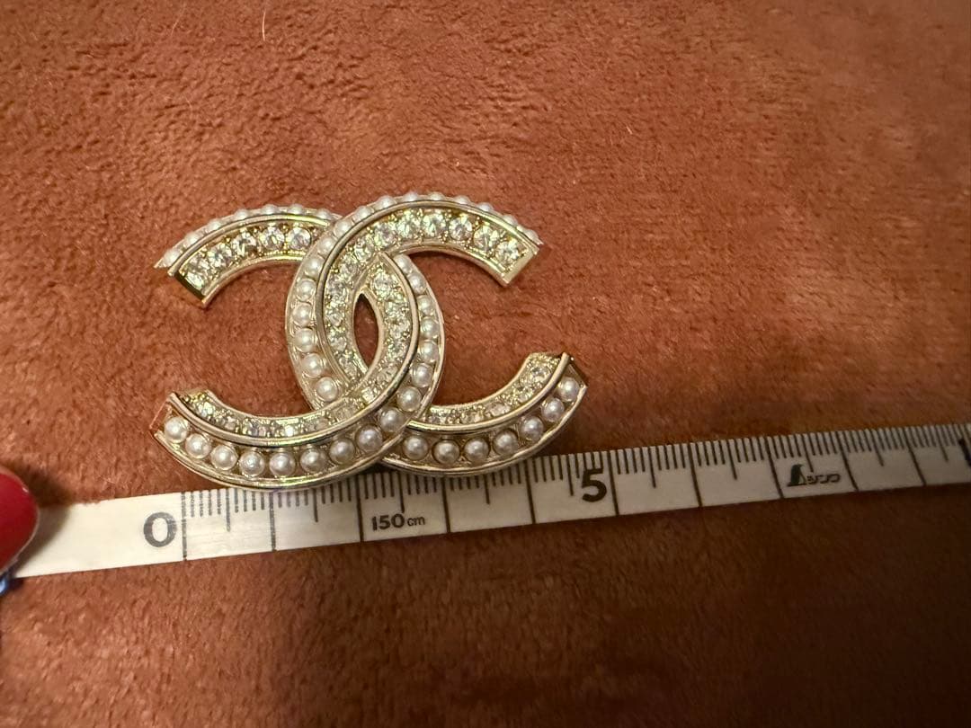 CHANEL CCロゴブローチ パールとクリスタル