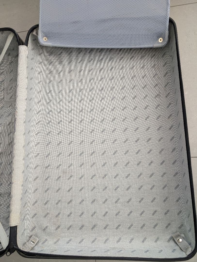 リモワ サルサ 黒 104L 2輪　851.77 綺麗です