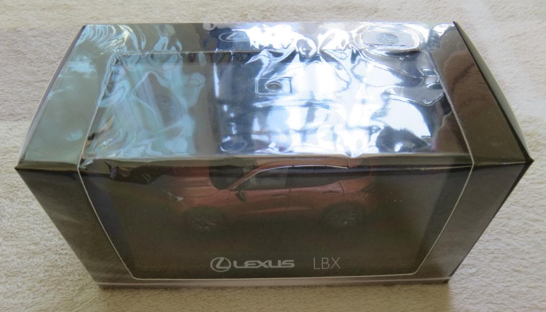 d*e様 非売品／未開封／新品 レクサス LEXUS LBX ミニカー LHD