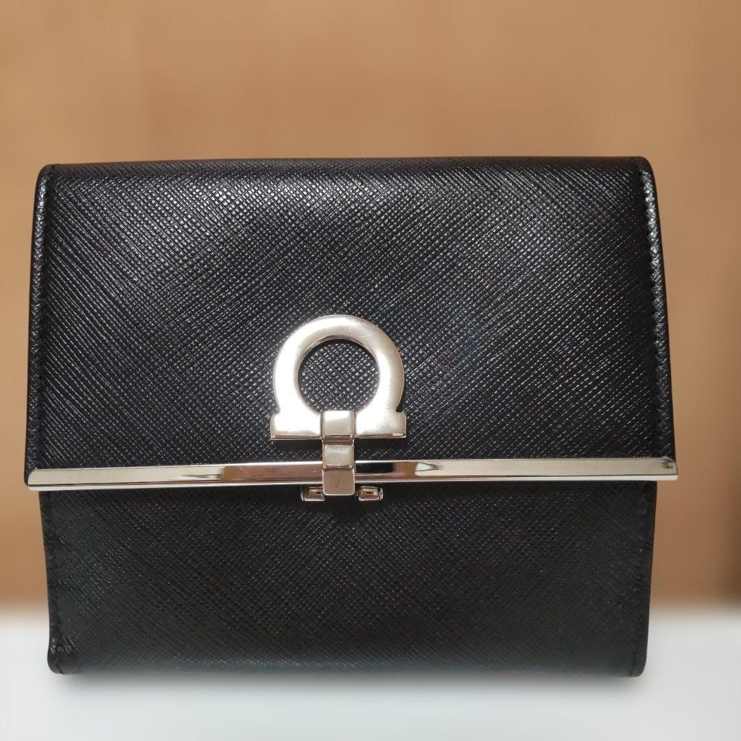 Salvatore　Ferragamo　未使用二つ折り財布　ガンチーニ