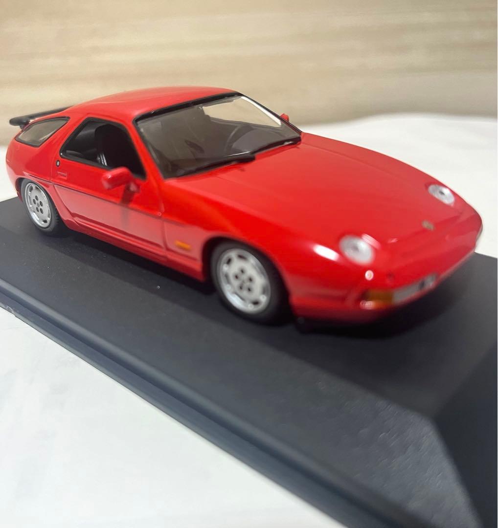 ミニチャンプス 1/43 ポルシェ 928 S4 1991 レッド