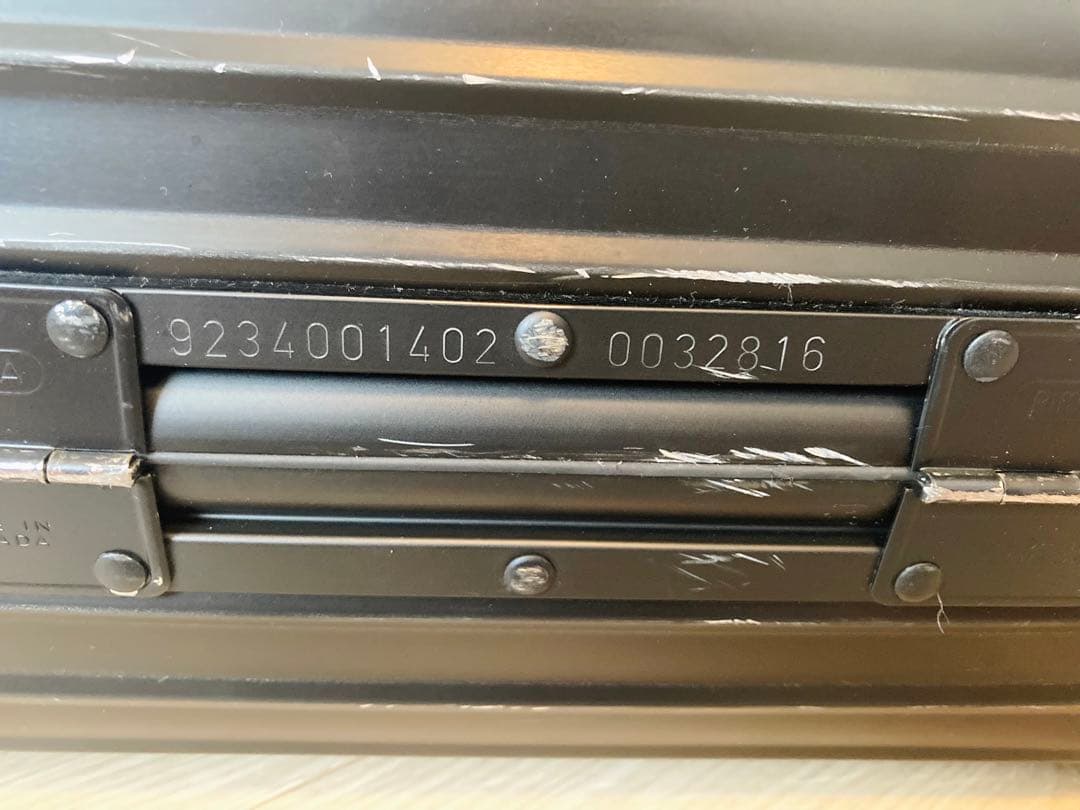 ★ RIMOWA リモワ　ステルス　ビジネストロリー4輪　ブラック　重厚感