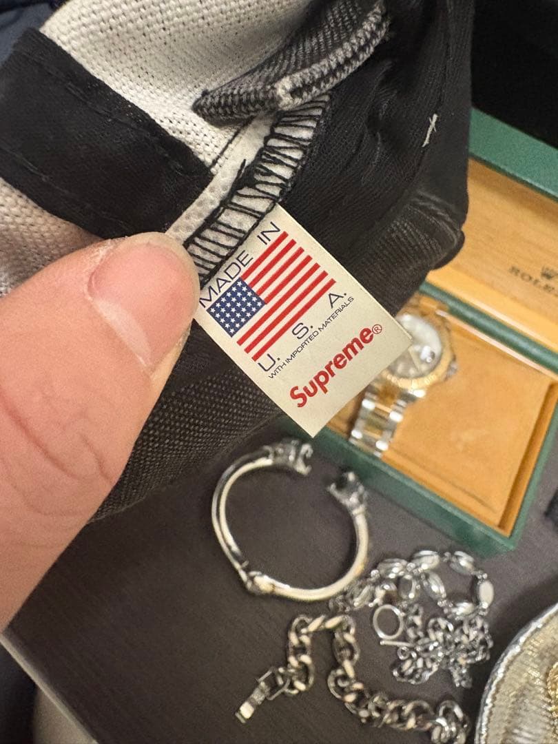 新品Supreme ブラックキャップ Sロゴ刺繍