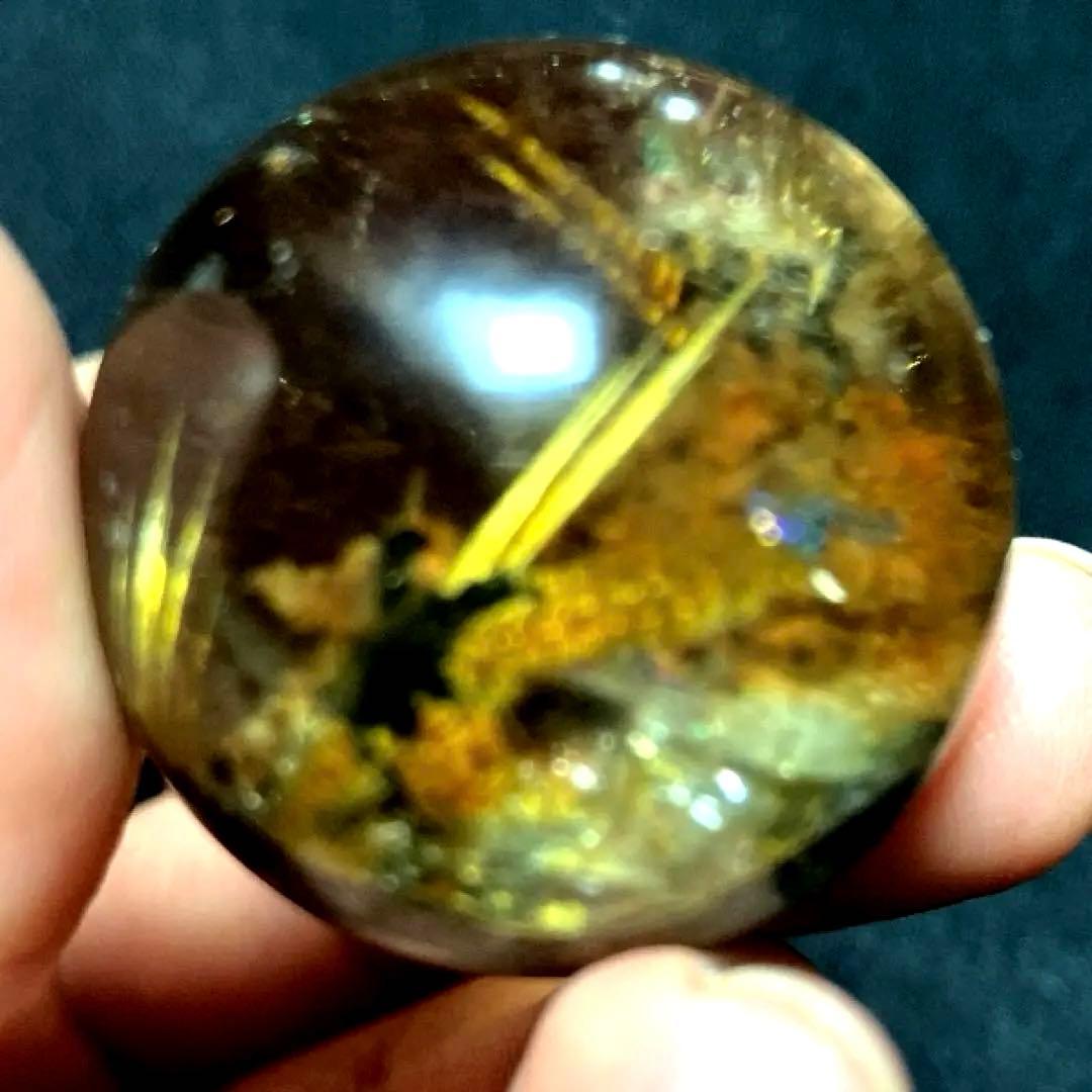 30mm 虹入りゴールドタイチンルチルクォーツ　丸玉　スフィア　金針水晶