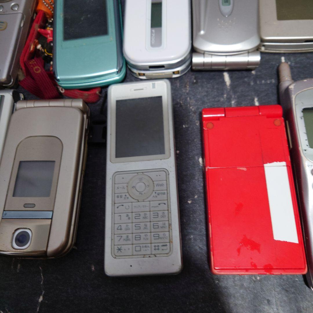 ①ジャンク ガラケー 現状渡し 部品取り 22個 まとめ