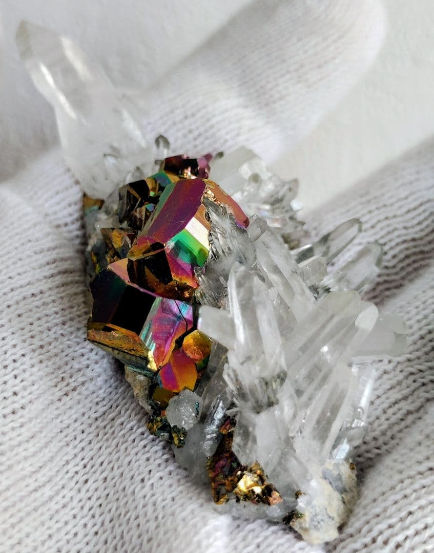 h*g様 【コレクター向】レインボーパイライト 水晶クラスター 共生 インドネシ