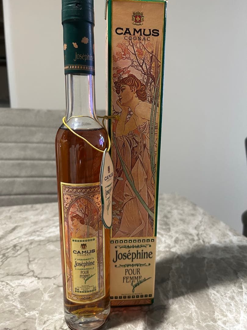 未開封・箱付きCAMUSジョセフィーヌ プールファム コニャック 350ml