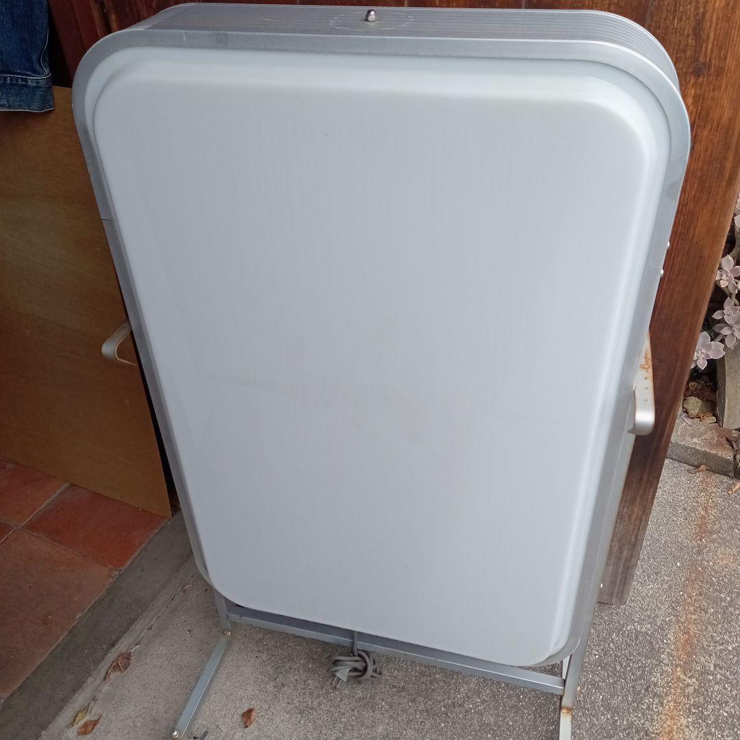 照明付き　看板 キャスター付き　移動式　屋外用