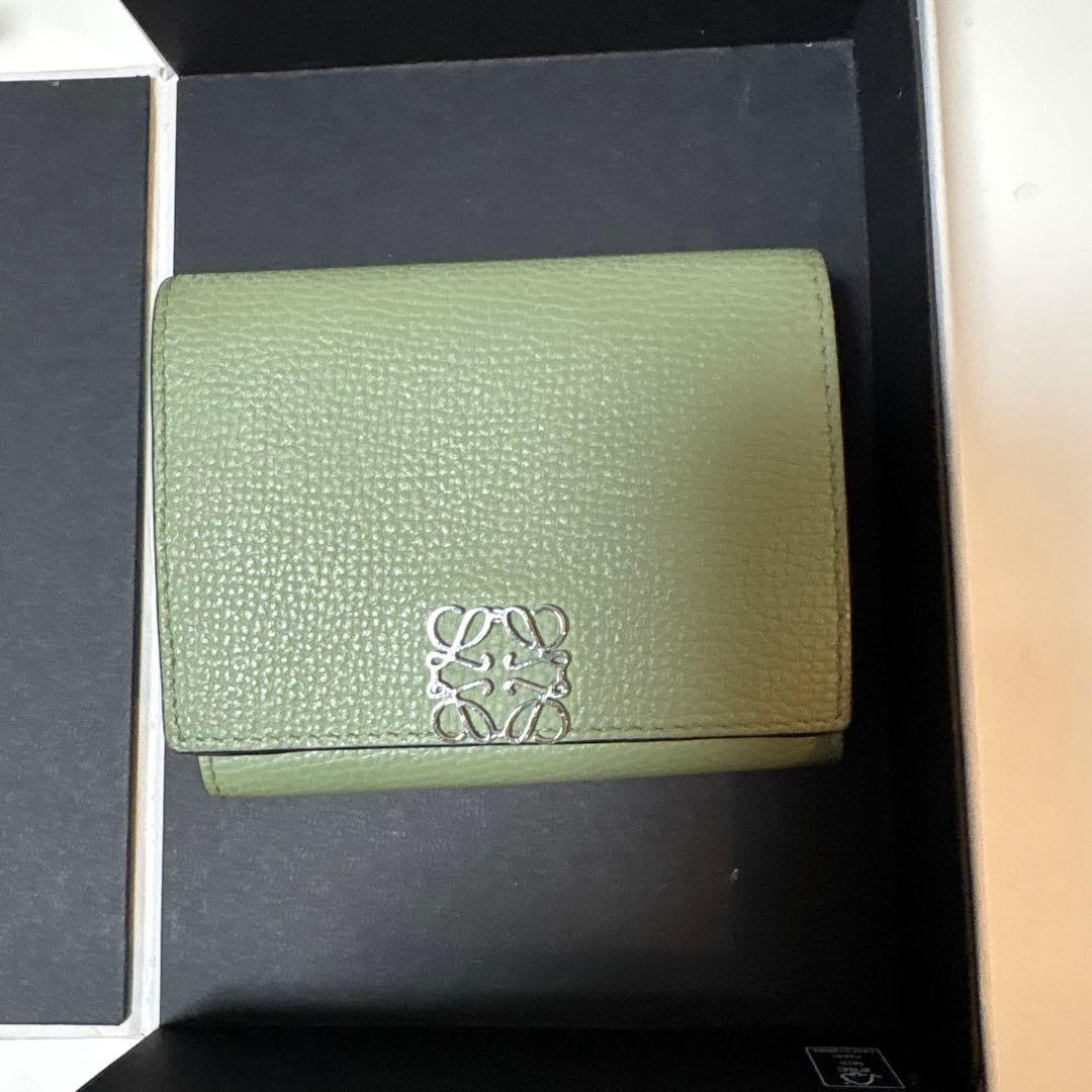 LOEWE ANAGRAM TRIFOLD W ROSEMARY 三つ折り財布