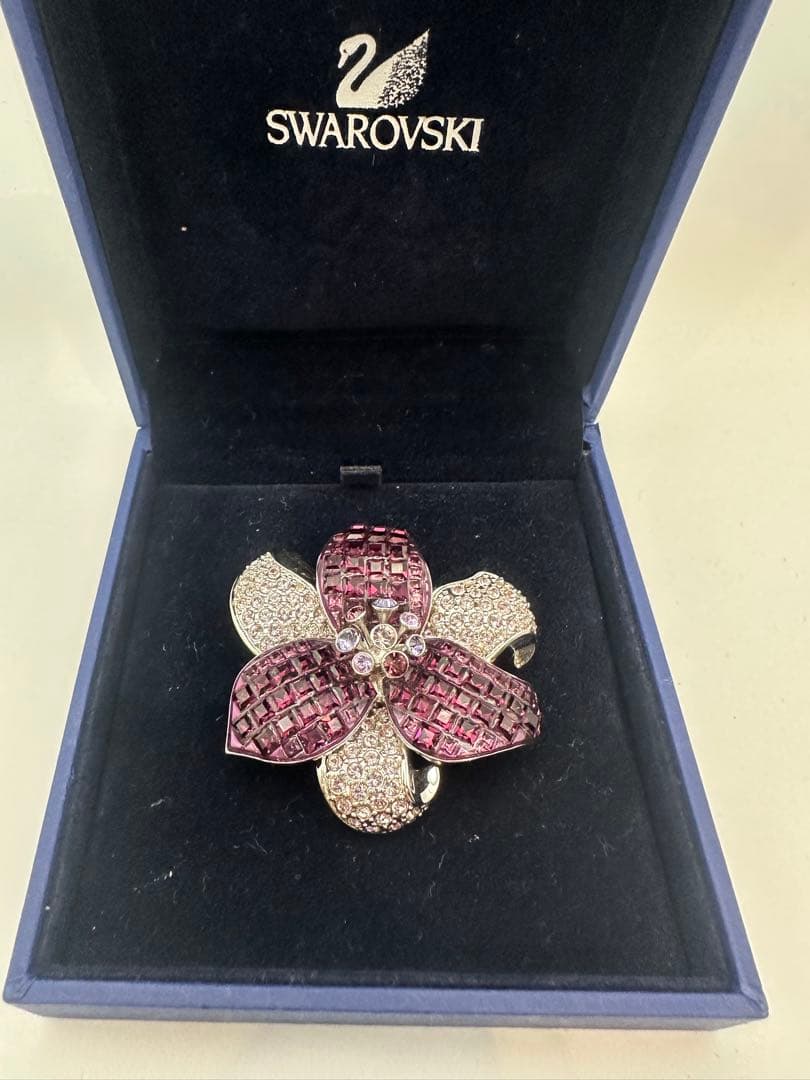 【美品】Swarovski 花形ブローチ 紫金