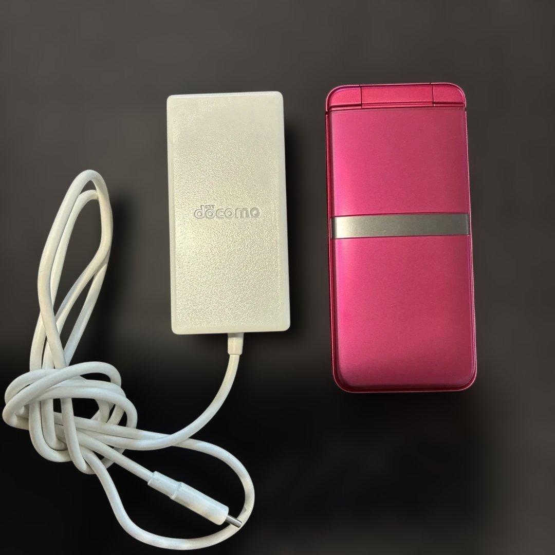美品☆携帯docomo ky-42cレッド/充電器