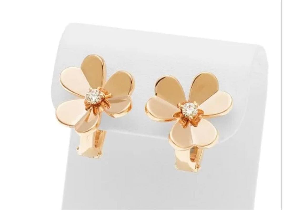 フラワーゴールドピアス