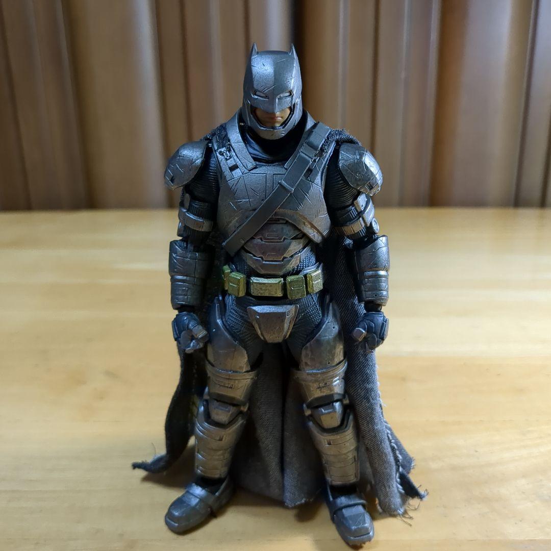 MAFEX No.023　アーマードバットマン