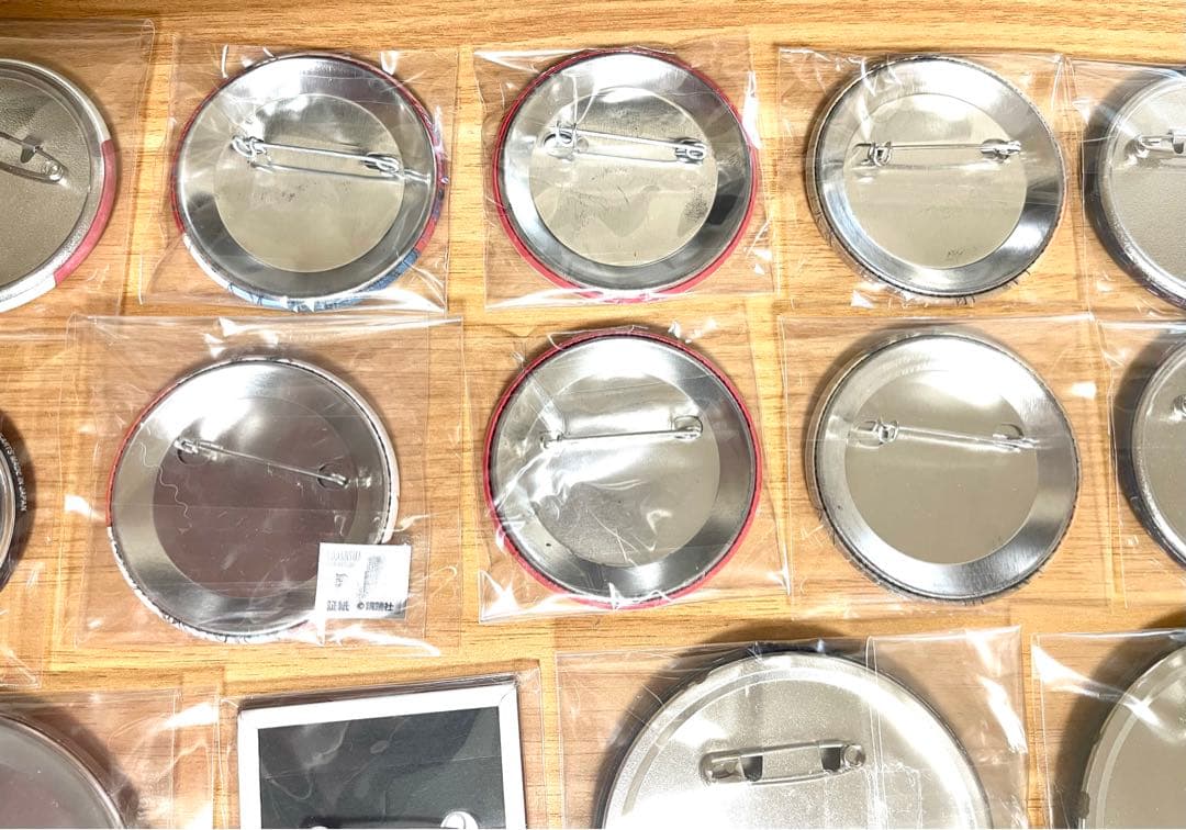 進撃の巨人　エレン 缶バッジ 14点まとめ