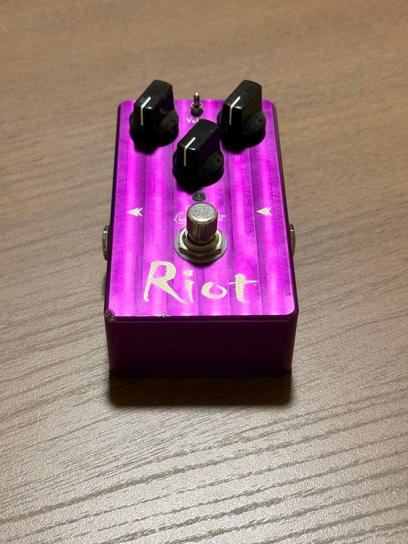ギター Suhr Riot Distortion Pedal