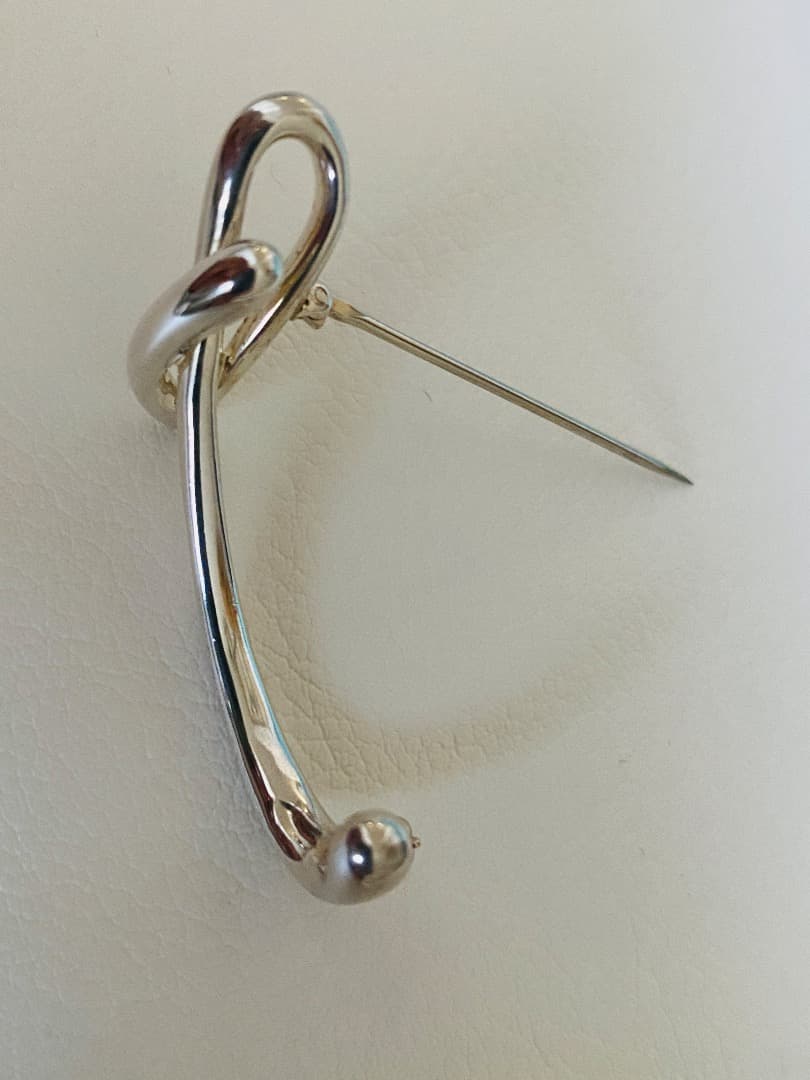 週末お値下げ　美品　ティファニー　イニシャル　ブローチ　T