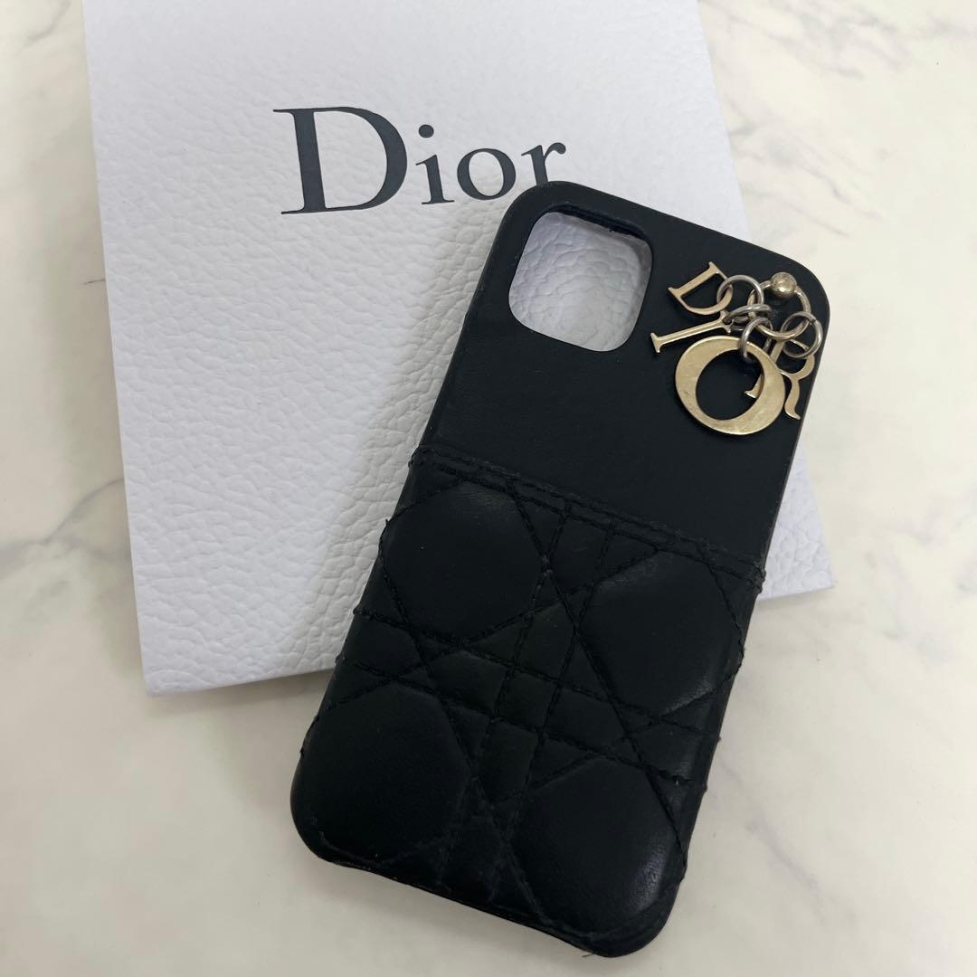 レディディオール iPhone13 カナージュ ロゴ金具 ケース レザー