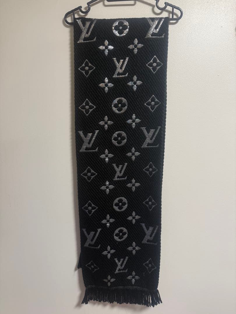 VUITTONロゴマフラー