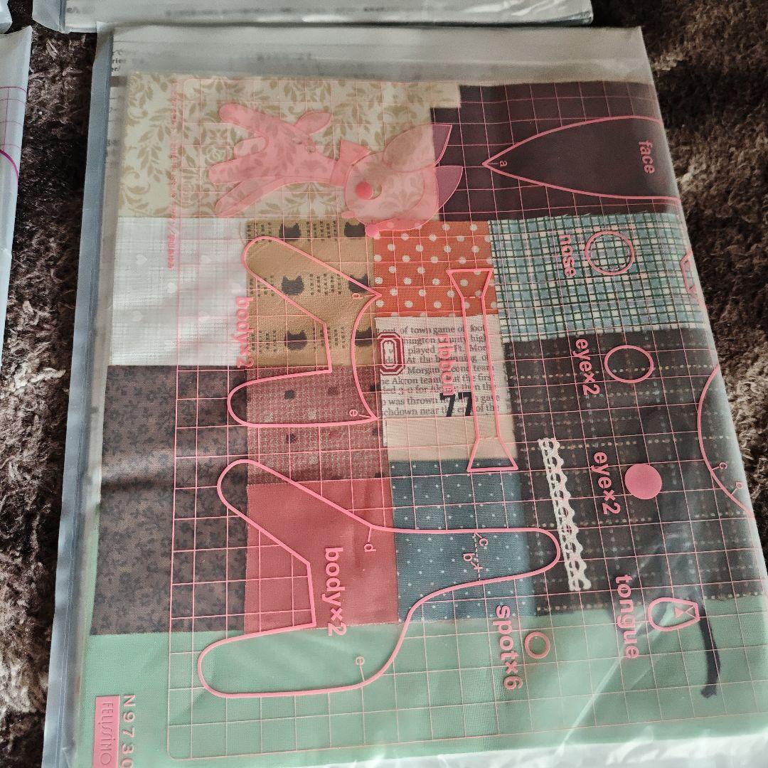 【新品】フェリシモ　クチュリエ　アップリケキルト　ハンドメイドサンボンネットスー