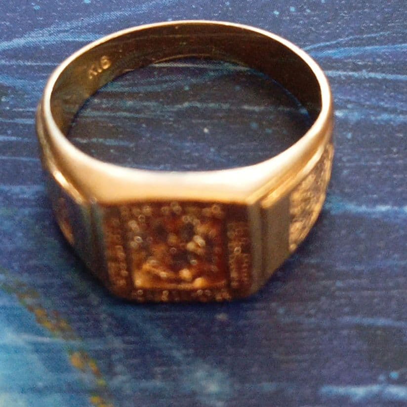 ゴールド 18Kスクエア型 レリーフリング