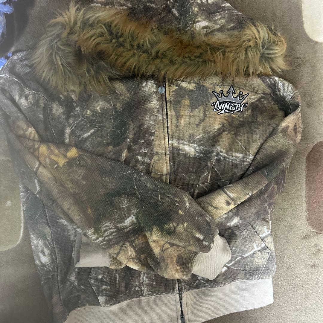 9090 リアルツリー ファー付きパーカー