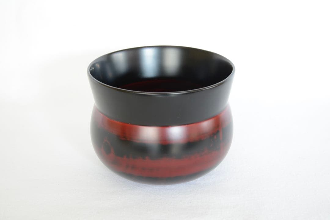 値下げしました！角有伊の漆器椀 黒と赤の漆塗り