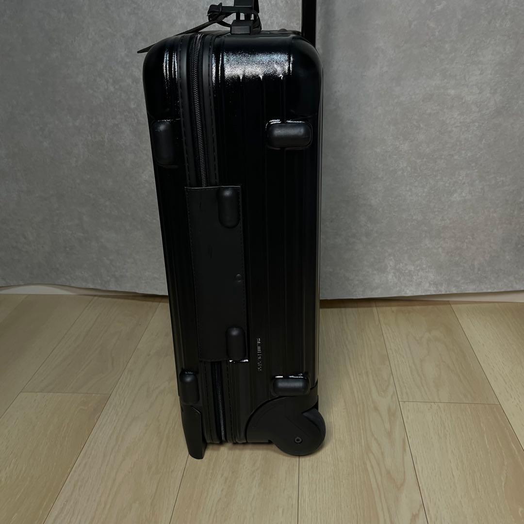 極美品 リモワ キャリーケース サルサ 32L ブラック 2輪 スーツケース