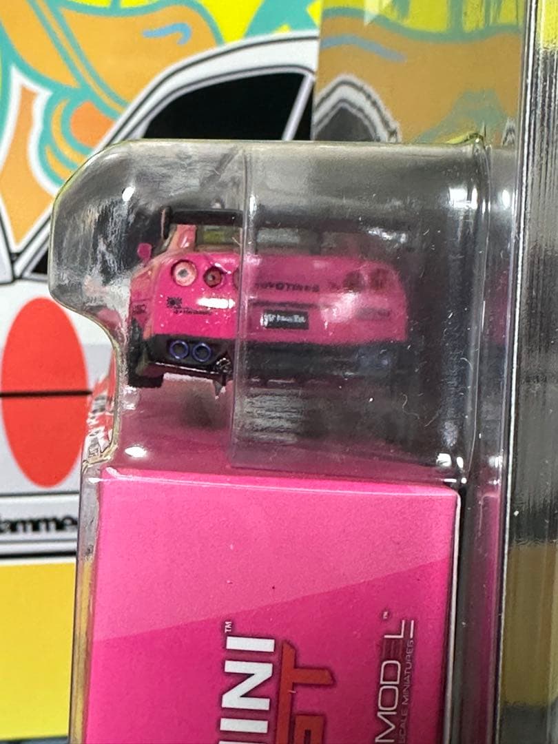 MINI GT LBWK Nissan GT-R Candy Pink 限定