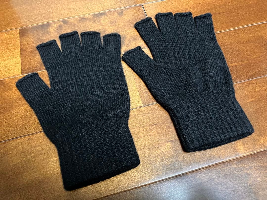 JOHNSTONS OF ELGIN ブラック カシミヤ フィンガーレス 手袋